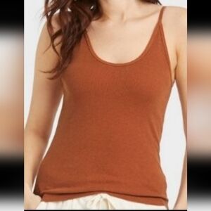 Women's Slim Fit Camisole Universal Thread Bronze Size Large
